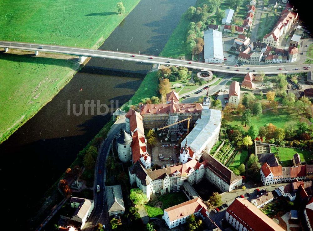 Torgau aus der Vogelperspektive: Torgauer Schloß im Stadtzentrum von Torgau / Sachsen