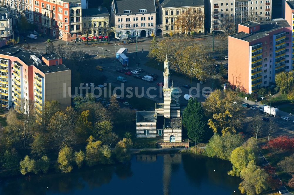 Potsdam aus der Vogelperspektive: Tourismus- Attraktion und Sehenswürdigkeit Dampfmaschinenhaus in Potsdam im Bundesland Brandenburg, Deutschland