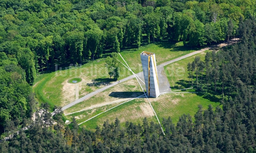 Wiehe von oben - Tourismus- Attraktion und Sehenswürdigkeit Fundort der Himmelsscheibe an der Querfurter Straße in Wiehe im Bundesland Sachsen-Anhalt, Deutschland