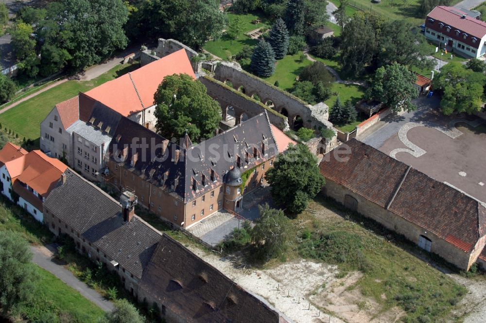 Luftaufnahme Kaiserpfalz - Tourismus- Attraktion und Sehenswürdigkeit Stiftung Kloster und Kaiserpfalz Memleben in Kaiserpfalz im Bundesland Sachsen-Anhalt, Deutschland