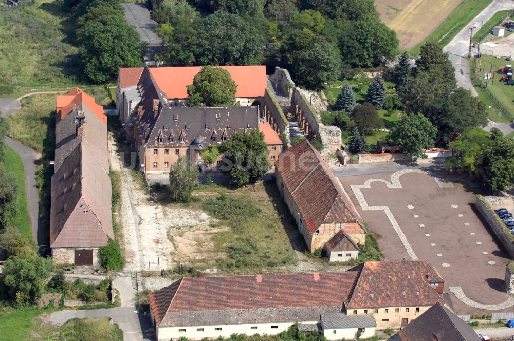 Kaiserpfalz aus der Vogelperspektive: Tourismus- Attraktion und Sehenswürdigkeit Stiftung Kloster und Kaiserpfalz Memleben in Kaiserpfalz im Bundesland Sachsen-Anhalt, Deutschland