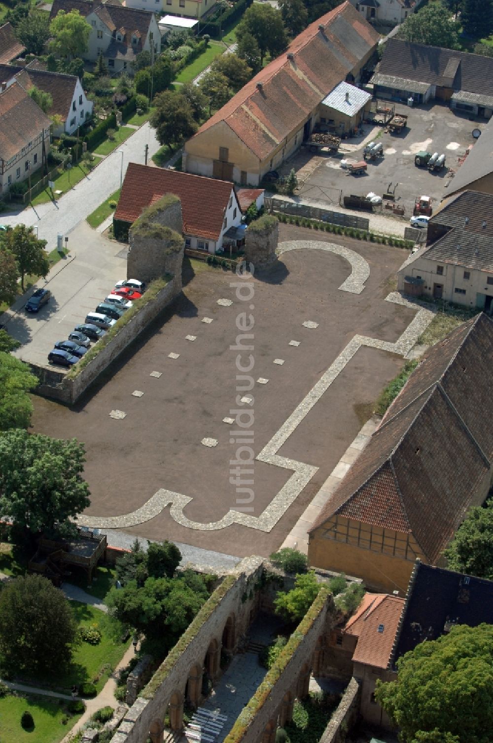 Luftbild Kaiserpfalz - Tourismus- Attraktion und Sehenswürdigkeit Stiftung Kloster und Kaiserpfalz Memleben in Kaiserpfalz im Bundesland Sachsen-Anhalt, Deutschland