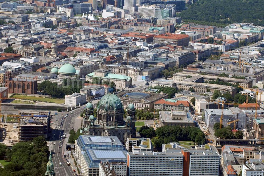 Berlin von oben - Touristenviertel des Stadtzentrums in Berlin