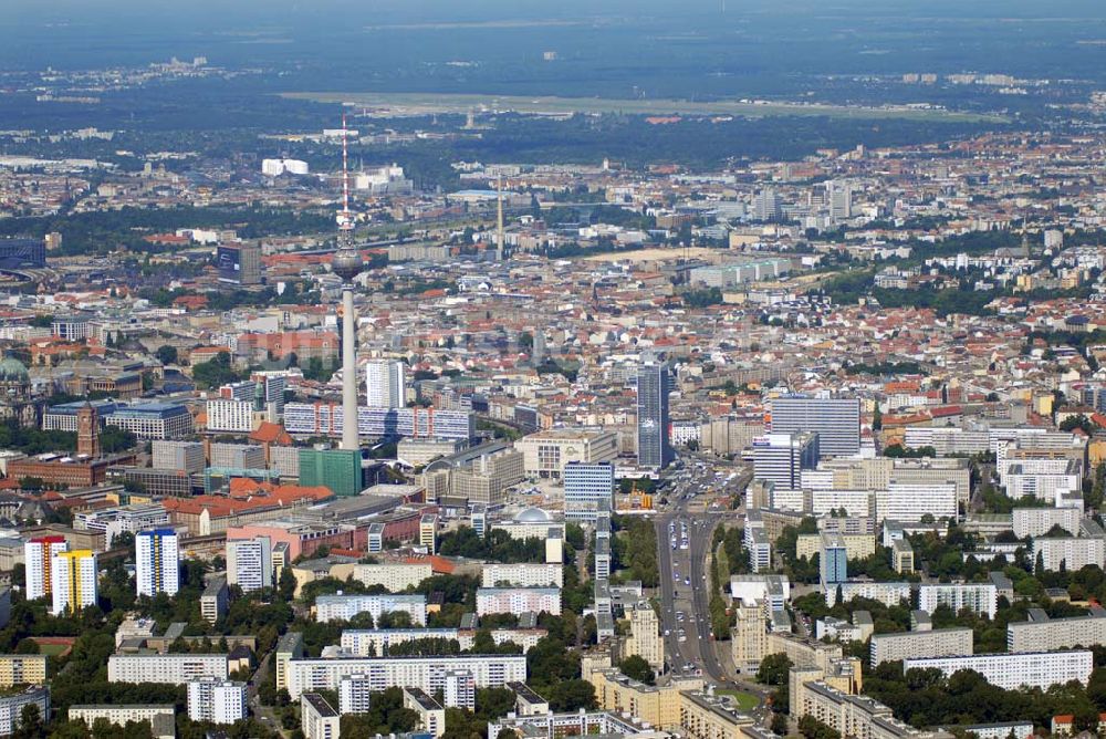 Luftaufnahme Berlin - Touristenviertel des Stadtzentrums in Berlin