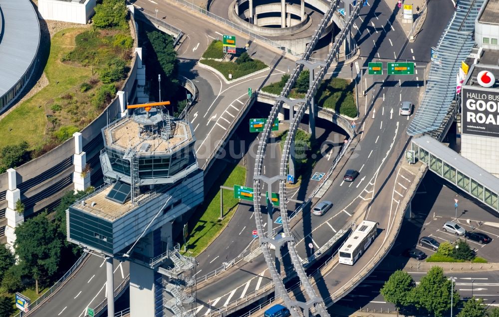 Luftaufnahme Düsseldorf - Tower der Flugsicherung des Flughafen Düsseldorf International im Bundesland Nordrhein-Westfalen