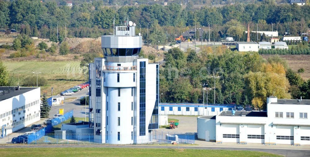 Luftaufnahme WROCLAW - BRESLAU - Tower des Nikolaus Kopernikus Flughafen Breslau / Wroclaw