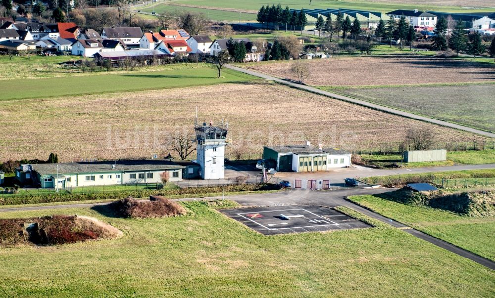 Luftbild Lahr/Schwarzwald - Tower an den Rollbahnen des Flughafen in Lahr/Schwarzwald im Bundesland Baden-Württemberg, Deutschland