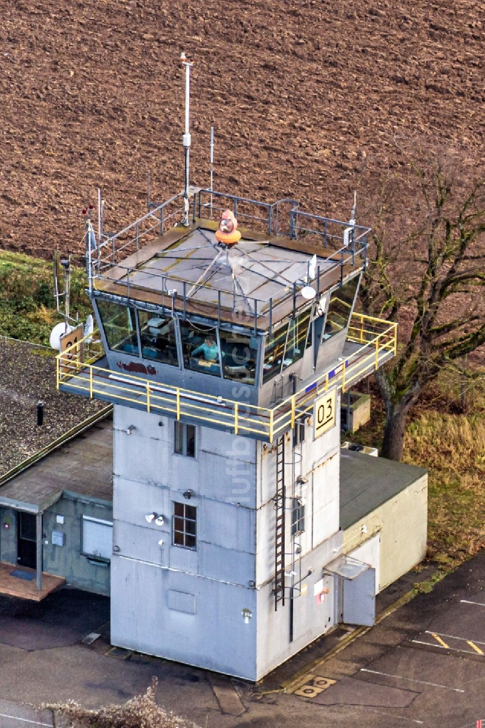 Lahr/Schwarzwald aus der Vogelperspektive: Tower an den Rollbahnen des Flughafen in Lahr/Schwarzwald im Bundesland Baden-Württemberg, Deutschland