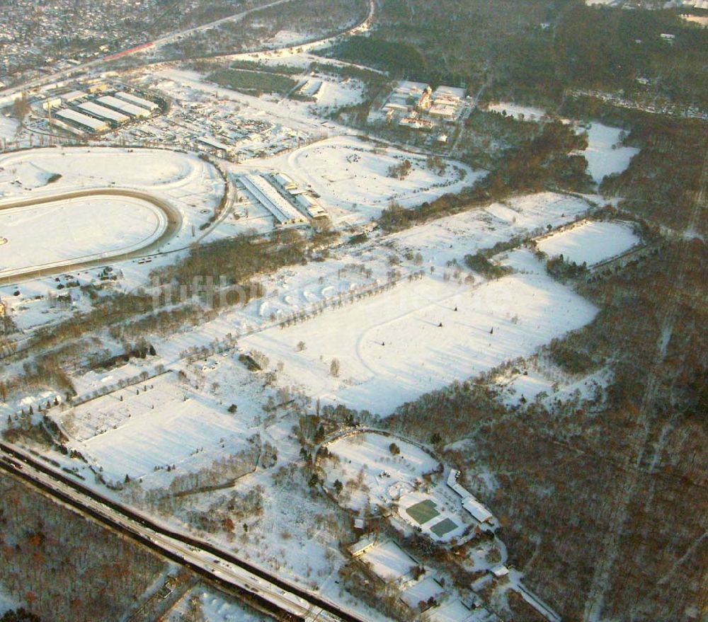 Luftaufnahme Hoppegarten / Brandenburg - Trabrennbahn in Hoppegarten