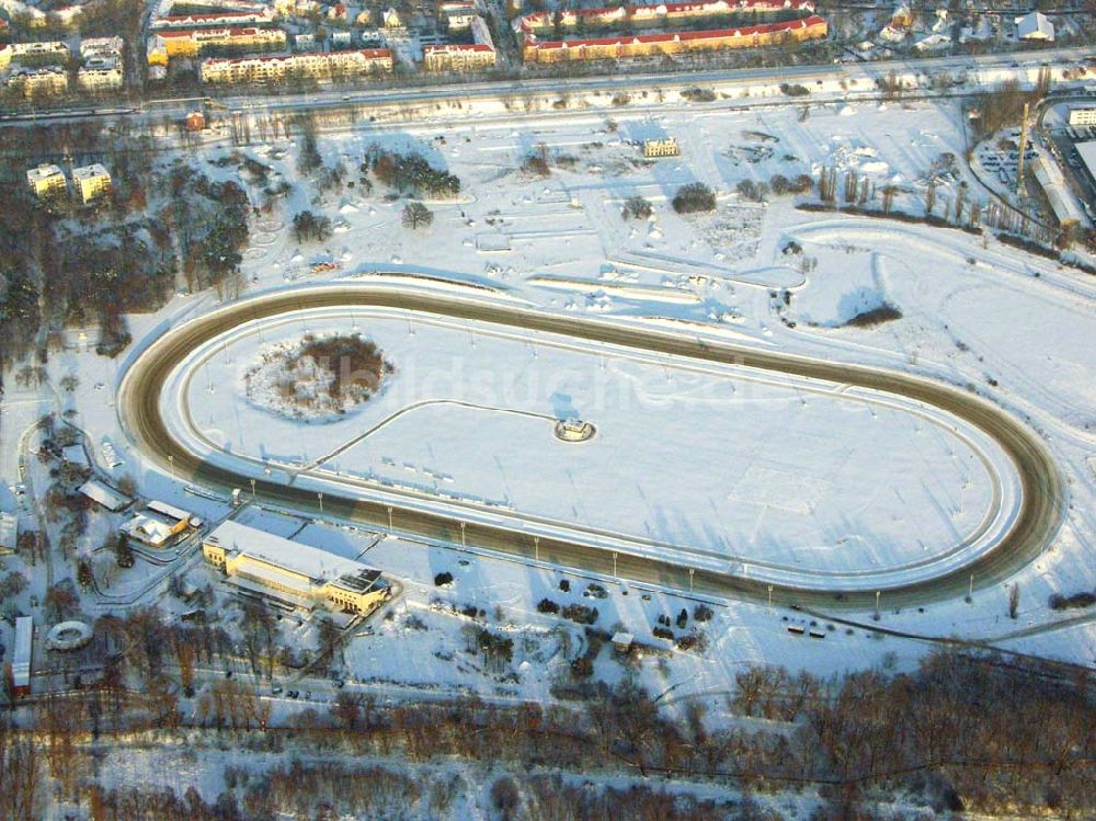 Hoppegarten / Brandenburg von oben - Trabrennbahn in Hoppegarten