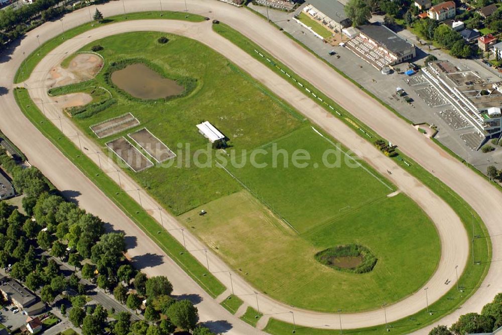 Luftbild Berlin (Tempelhof-Schöneberg) - Trabrennbahn Mariendorf