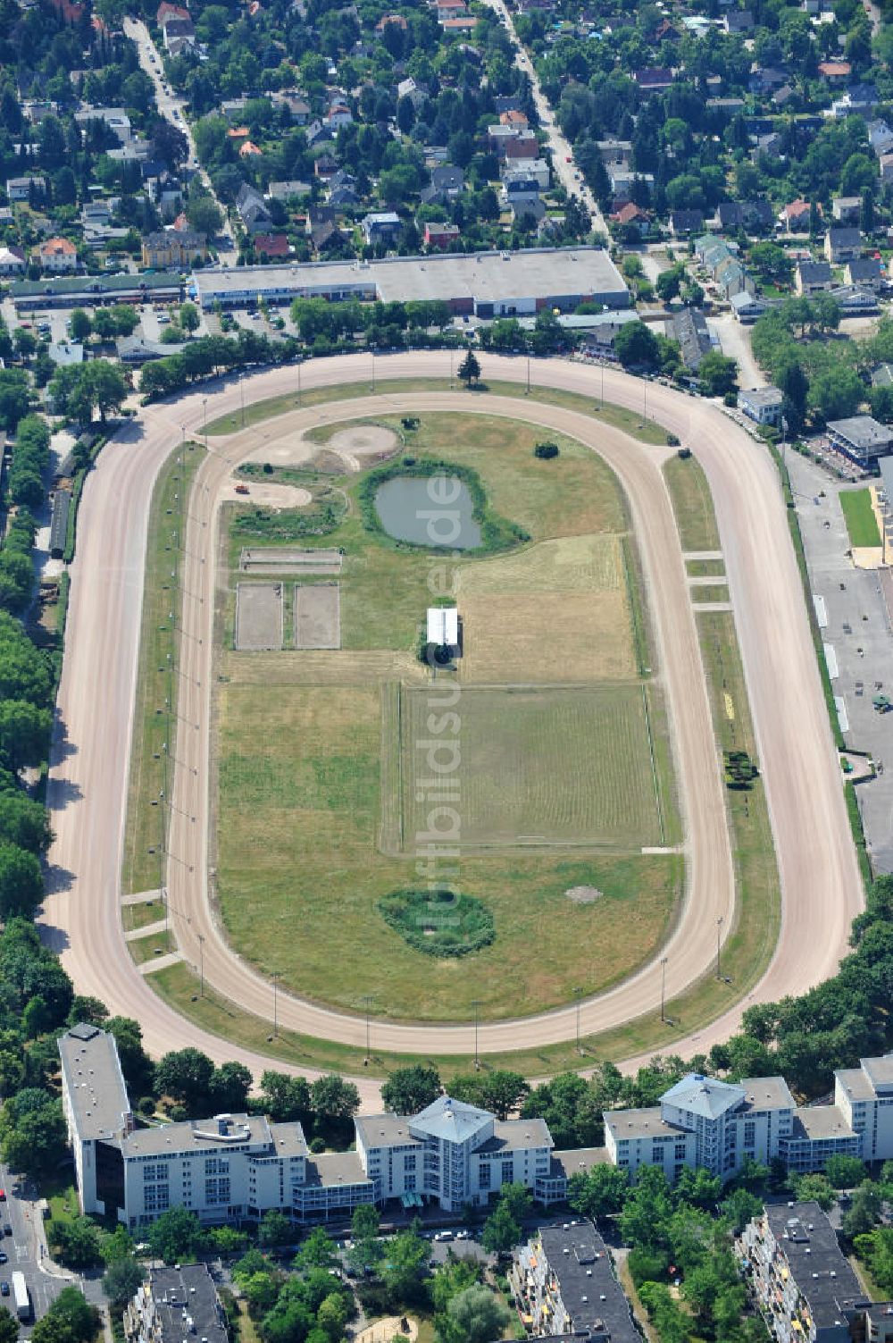 Luftaufnahme Berlin Mariendorf - Trabrennbahn Mariendorf in Berlin