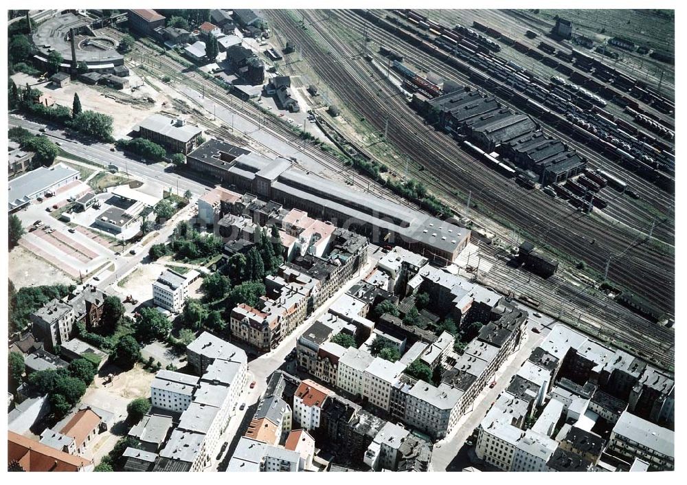 Luftaufnahme Halle - Traditionelles Altbauwohngebiet an der Volkmannstraße am am Güterbahnhof Halle.