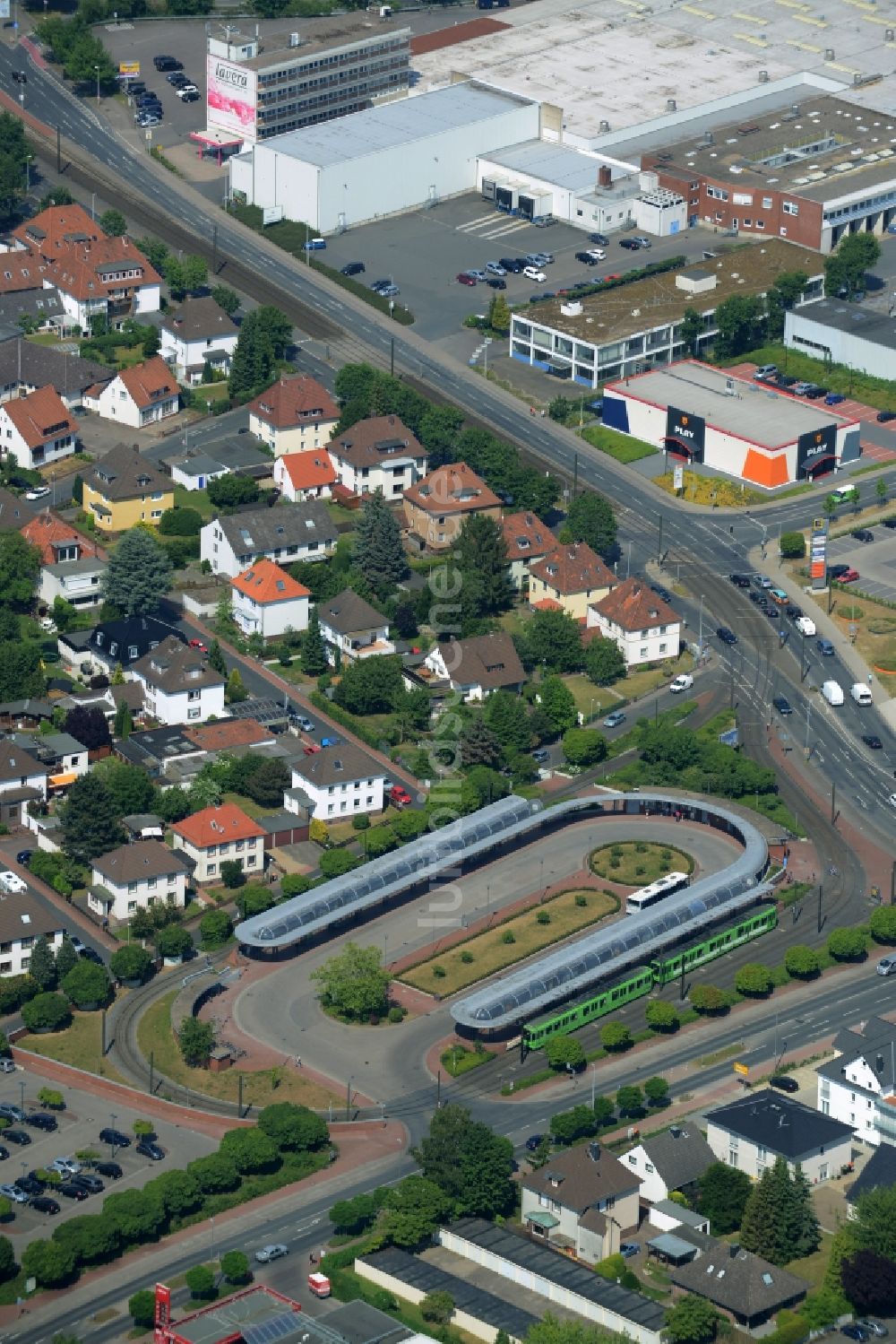 Luftaufnahme Ronnenberg - Tram - Straßenbahn- Bahnhof in Ronnenberg im Bundesland Niedersachsen