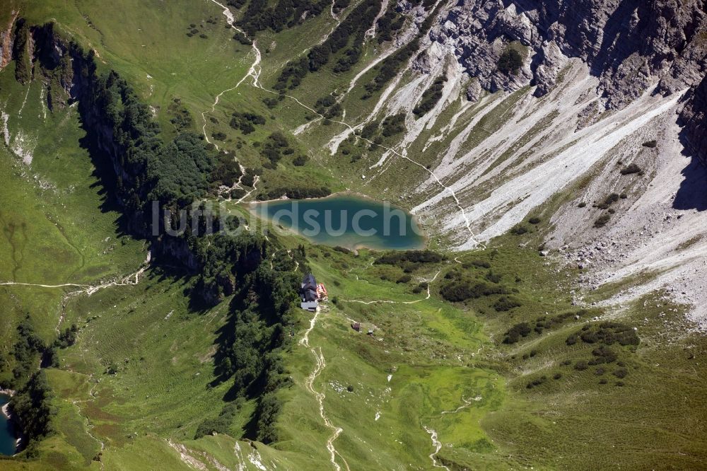 Luftbild Gemeinde Reutte - Traunalpsee in der Alpen- Gemeinde Reutte in Österreich