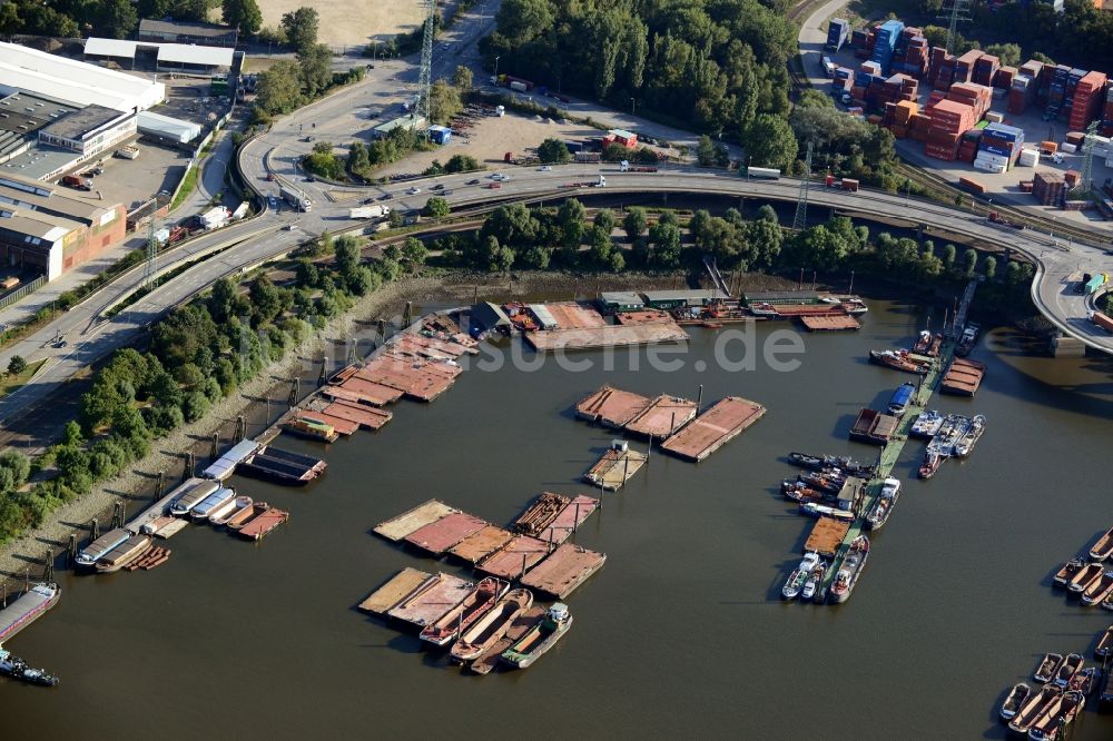 Hamburg von oben - Travehafen in Hamburg-Mitte / Steinwerder