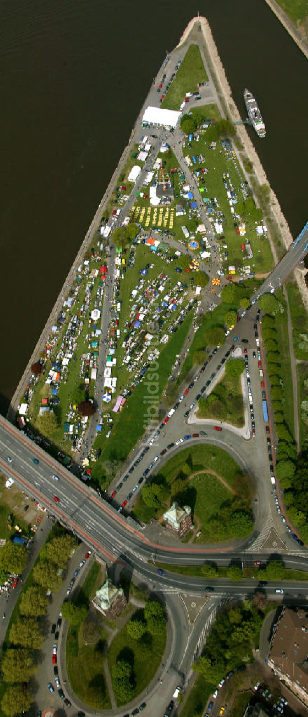 Duisburg aus der Vogelperspektive: Trödelmarkt Duisburg