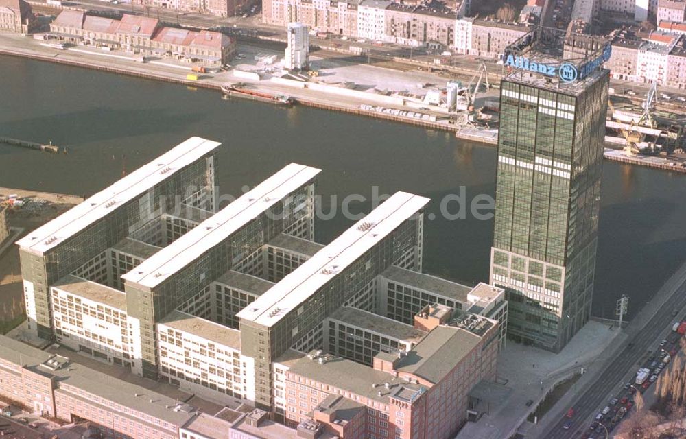 Luftbild Berlin - Treptow - Treptowers-Bürokomplex der ALLIANZ-Grundstücksverwaltung in Berlin-Treptow.