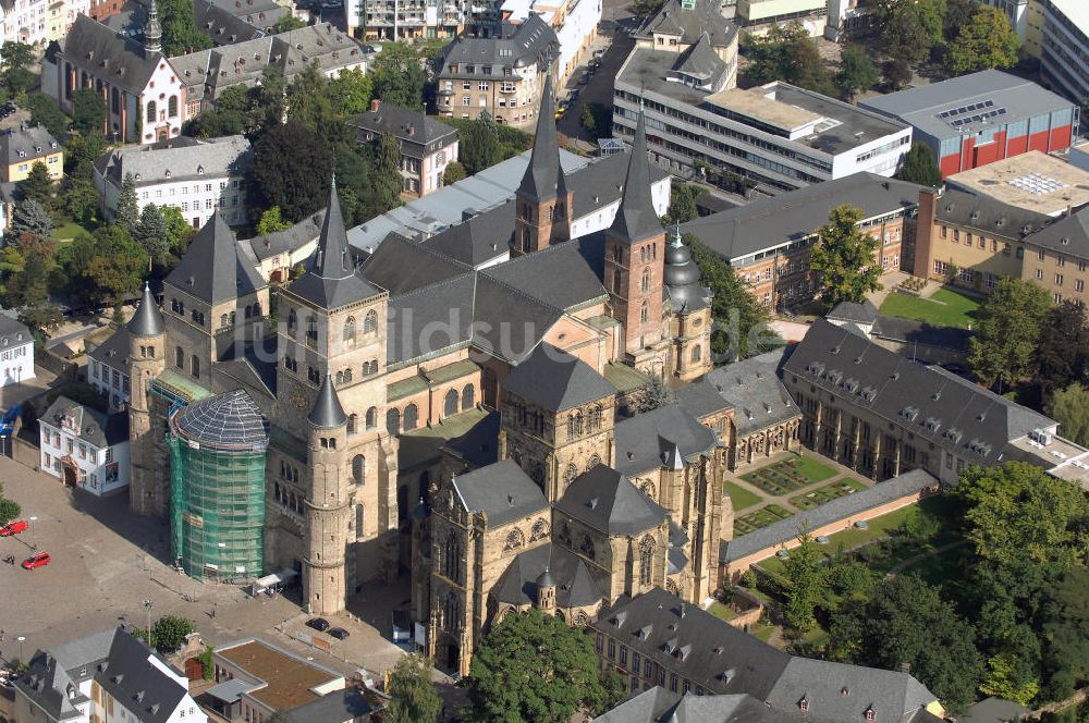 TRIER aus der Vogelperspektive: Trierer Dom, St. Gangolf und die Liebfrauenkirche in Trier