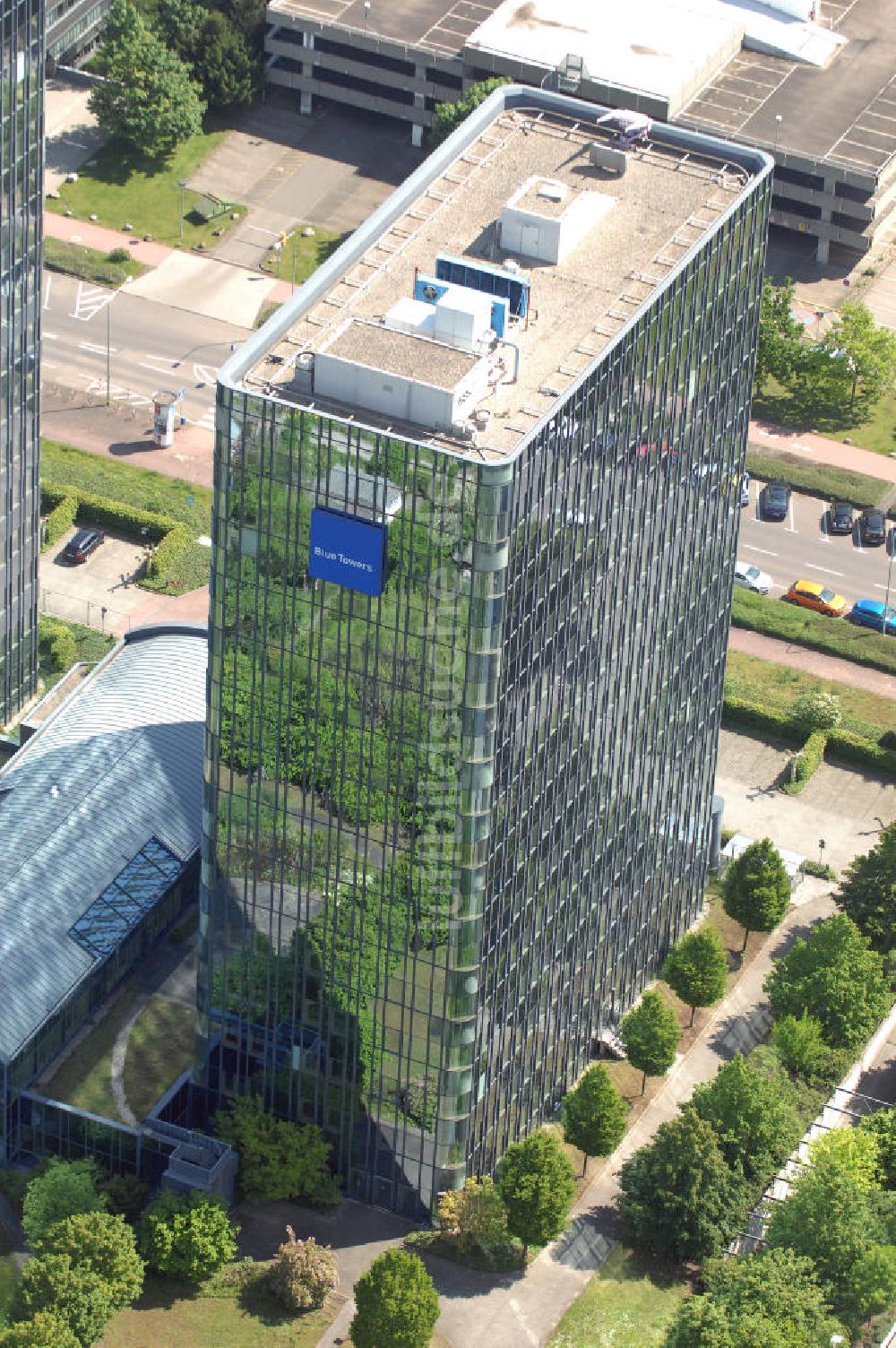 Luftaufnahme Frankfurt am Main - Türme der Blue Towers in Frankfurt-Niederrad