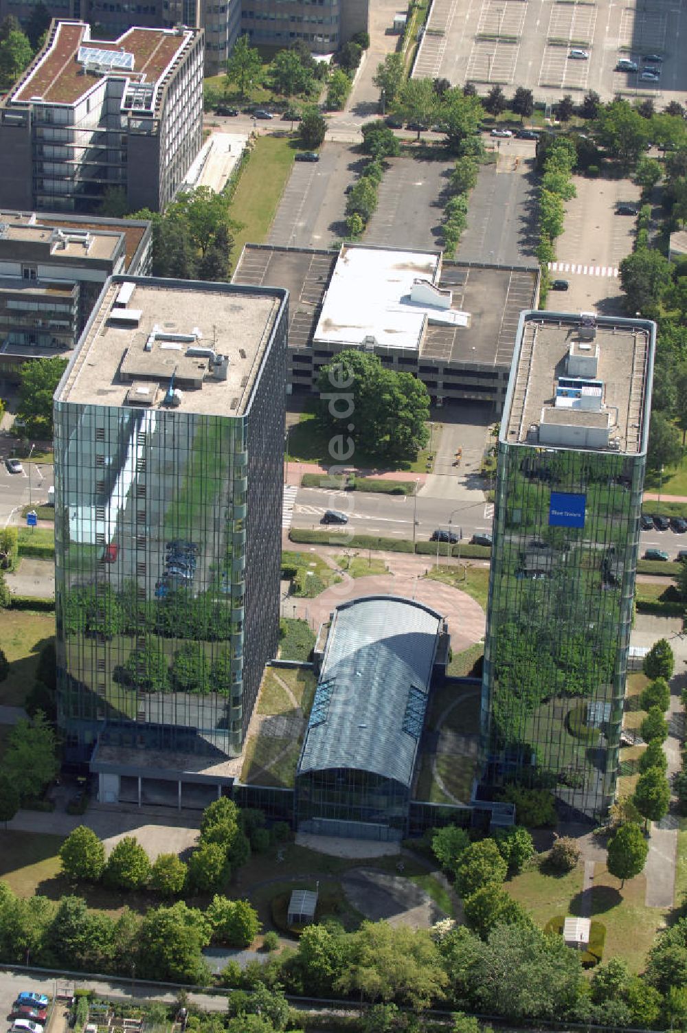 Frankfurt am Main aus der Vogelperspektive: Türme der Blue Towers in Frankfurt-Niederrad