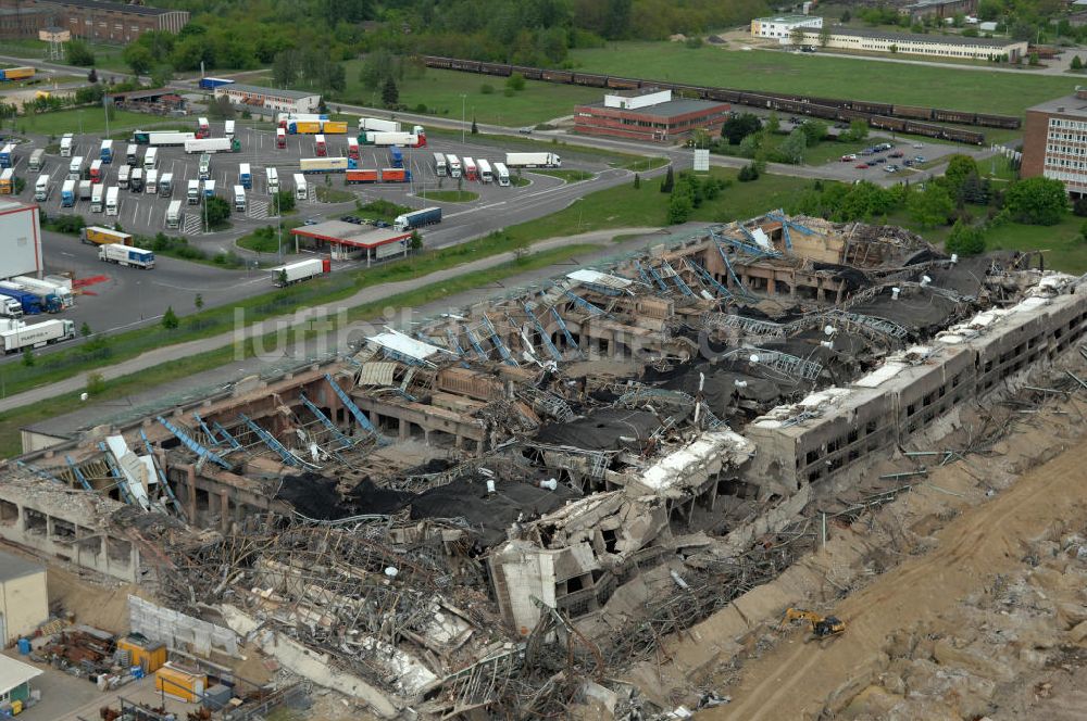 Luftaufnahme Lübbenau - Trümmerreste des gesprengten Kesselhauses des früheren Kraftwerkes Lübbenau