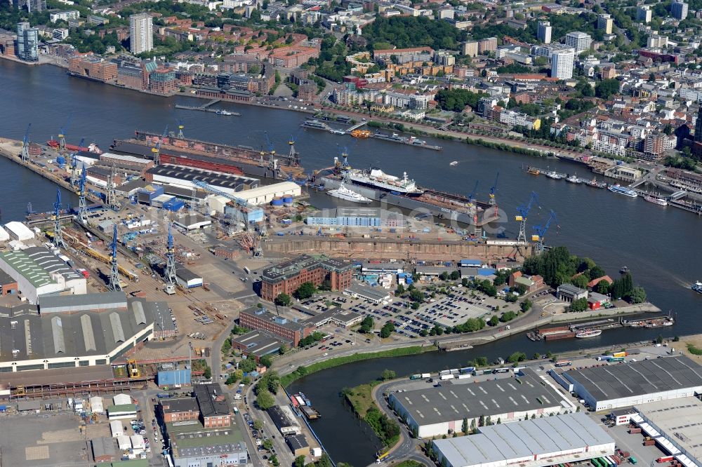 Luftbild Hamburg - Trockendock auf dem Werftgelände der Blohm und Voss in Hamburg