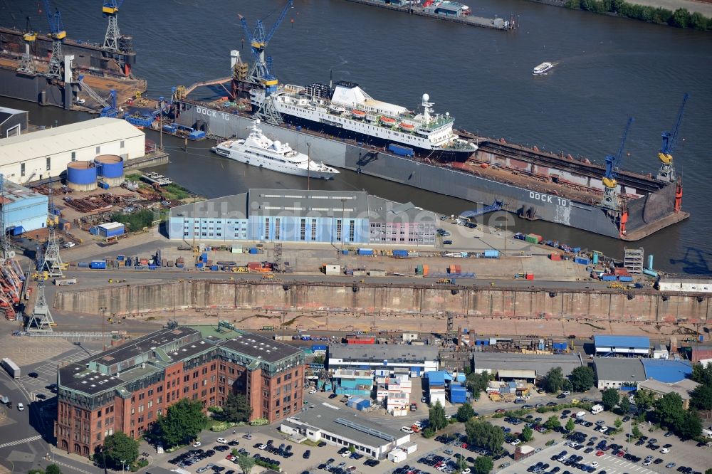 Luftaufnahme Hamburg - Trockendock auf dem Werftgelände der Blohm und Voss in Hamburg