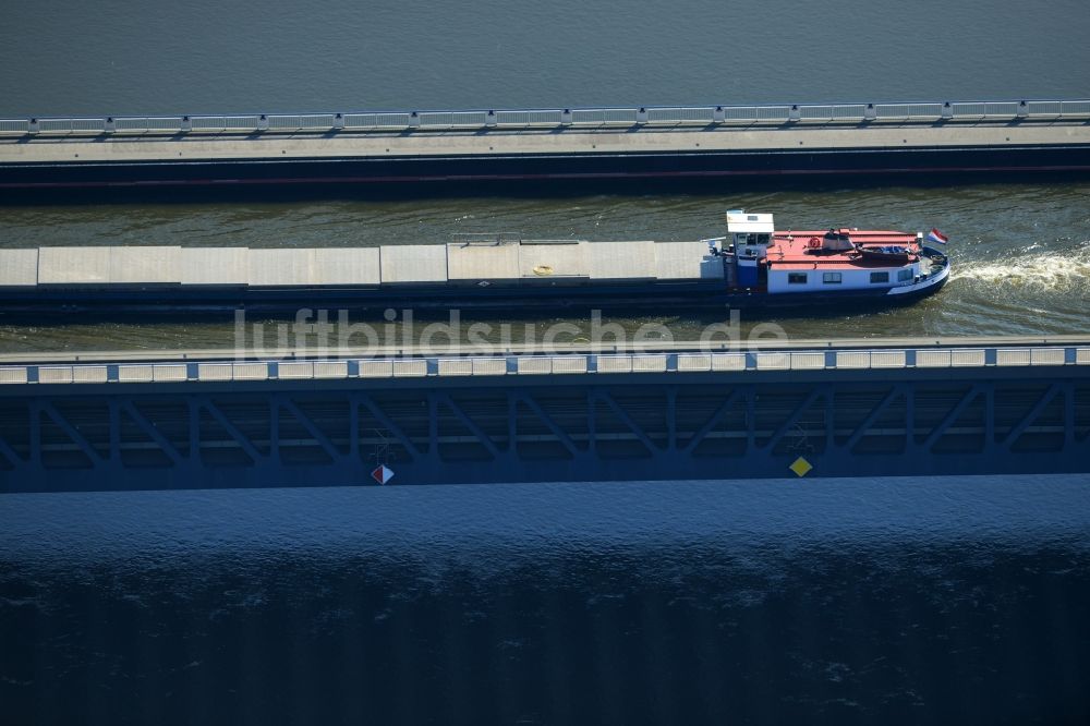 Luftaufnahme Hohenwarthe - Trogbrücke vom Mittellandkanal über die Elbe zum Elbe-Havel-Kanal am Wasserstraßenkreuz MD bei Hohenwarthe in Sachsen-Anhalt