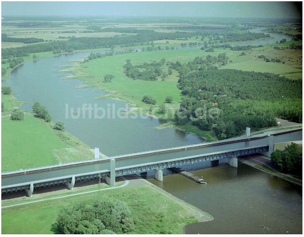 Luftaufnahme Hohenwarthe - Trogbrücke vom Mittellandkanal über die Elbe zum Elbe-Havel-Kanal am Wasserstraßenkreuz MD bei Hohenwarthe in Sachsen-Anhalt