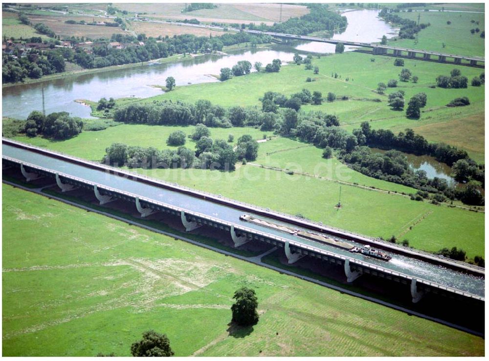 Luftbild Hohenwarthe - Trogbrücke vom Mittellandkanal über die Elbe zum Elbe-Havel-Kanal am Wasserstraßenkreuz MD bei Hohenwarthe in Sachsen-Anhalt