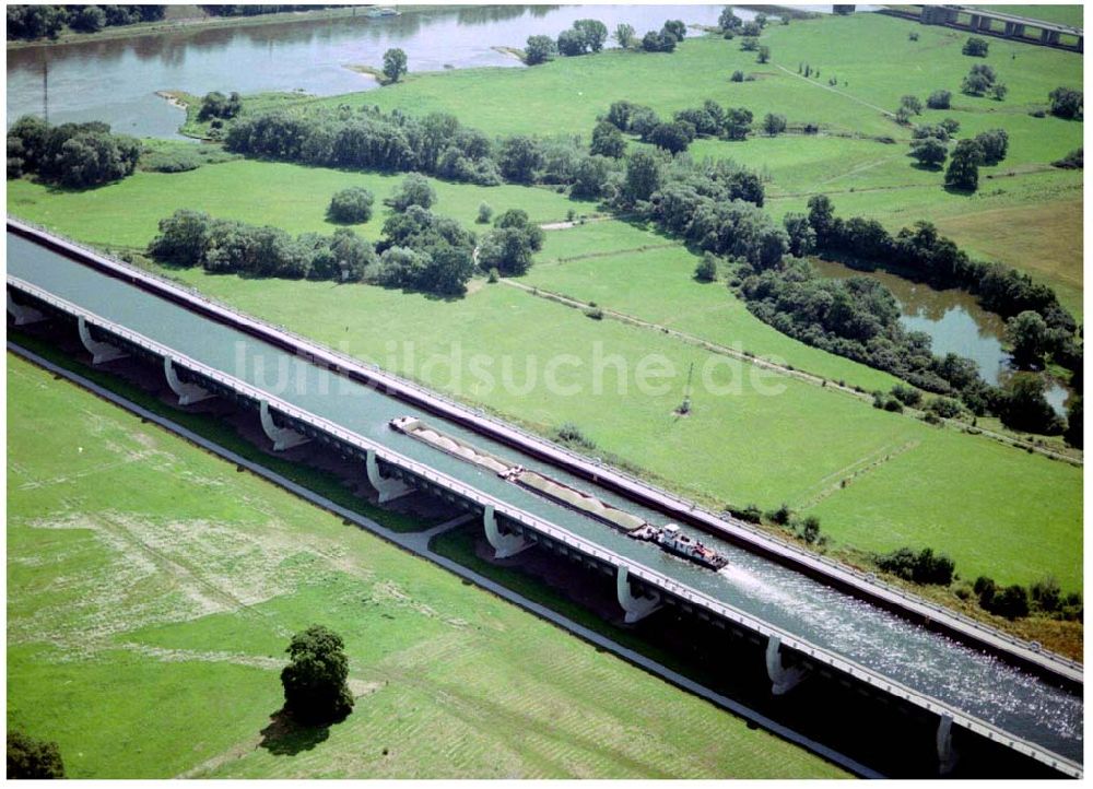 Luftaufnahme Hohenwarthe - Trogbrücke vom Mittellandkanal über die Elbe zum Elbe-Havel-Kanal am Wasserstraßenkreuz MD bei Hohenwarthe in Sachsen-Anhalt