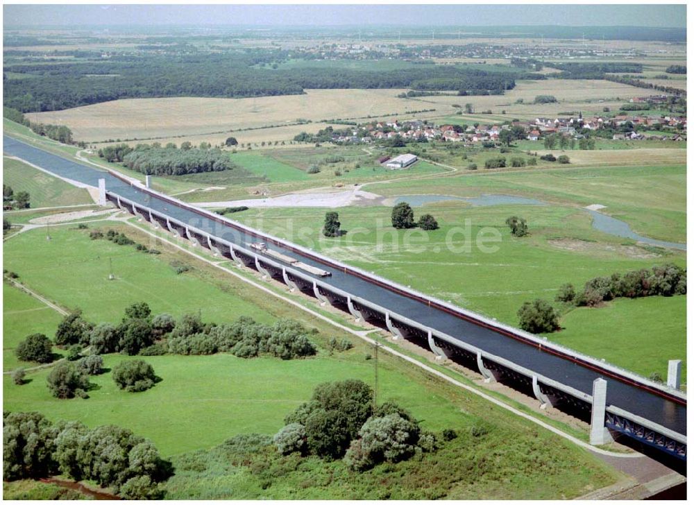 Luftaufnahme Hohenwarthe - Trogbrücke vom Mittellandkanal über die Elbe zum Elbe-Havel-Kanal am Wasserstraßenkreuz MD bei Hohenwarthe in Sachsen-Anhalt