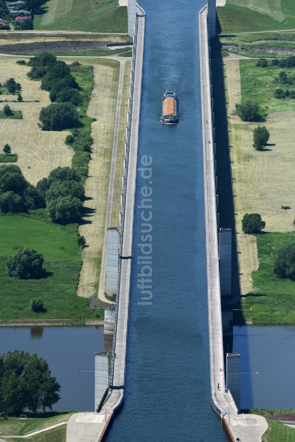 Luftaufnahme Hohenwarthe - Trogbrücke am Wasserstraßenkreuz MD bei Hohenwarthe in Sachsen-Anhalt