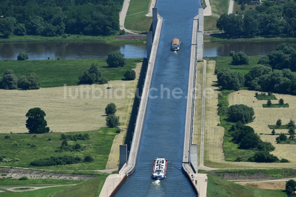 Hohenwarthe aus der Vogelperspektive: Trogbrücke am Wasserstraßenkreuz MD bei Hohenwarthe in Sachsen-Anhalt