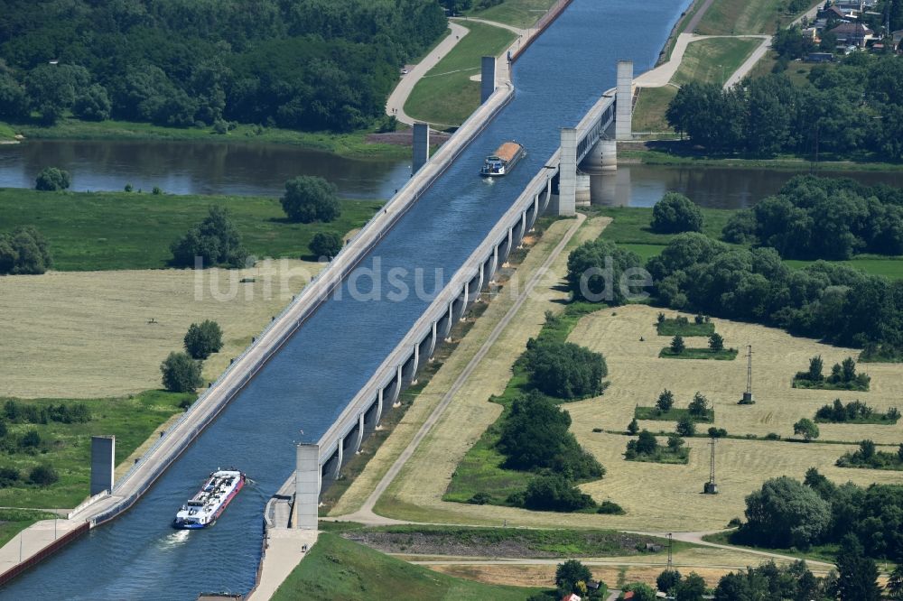 Luftbild Hohenwarthe - Trogbrücke am Wasserstraßenkreuz MD bei Hohenwarthe in Sachsen-Anhalt