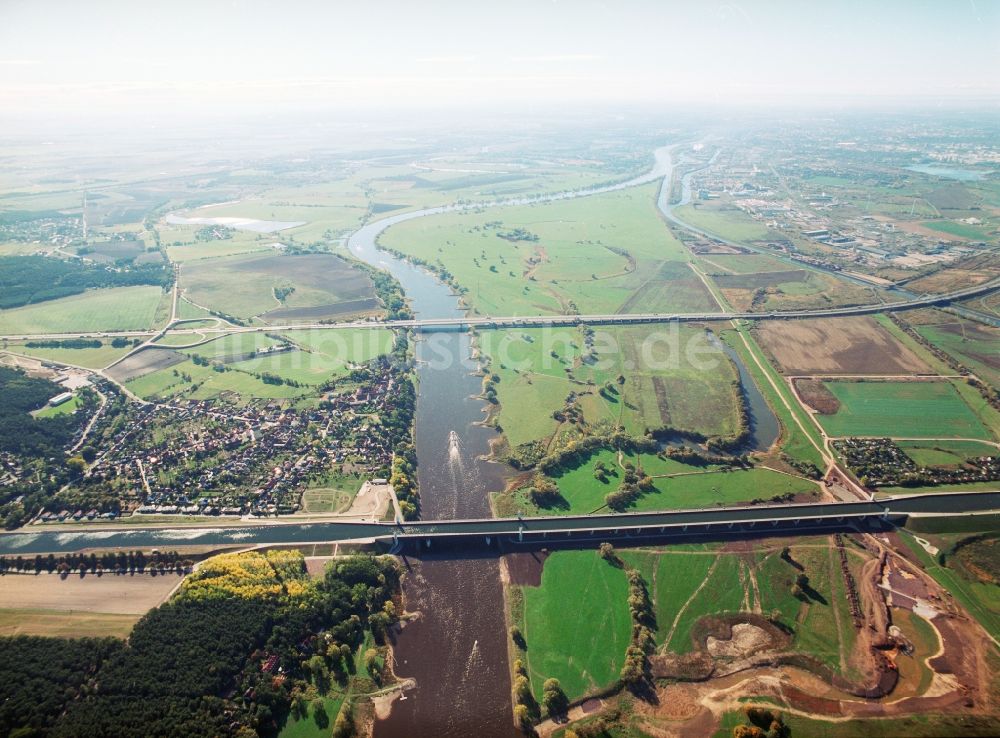 Luftbild Hohenwarthe - Trogbrücke am Wasserstraßenkreuz MD bei Hohenwarthe in Sachsen-Anhalt