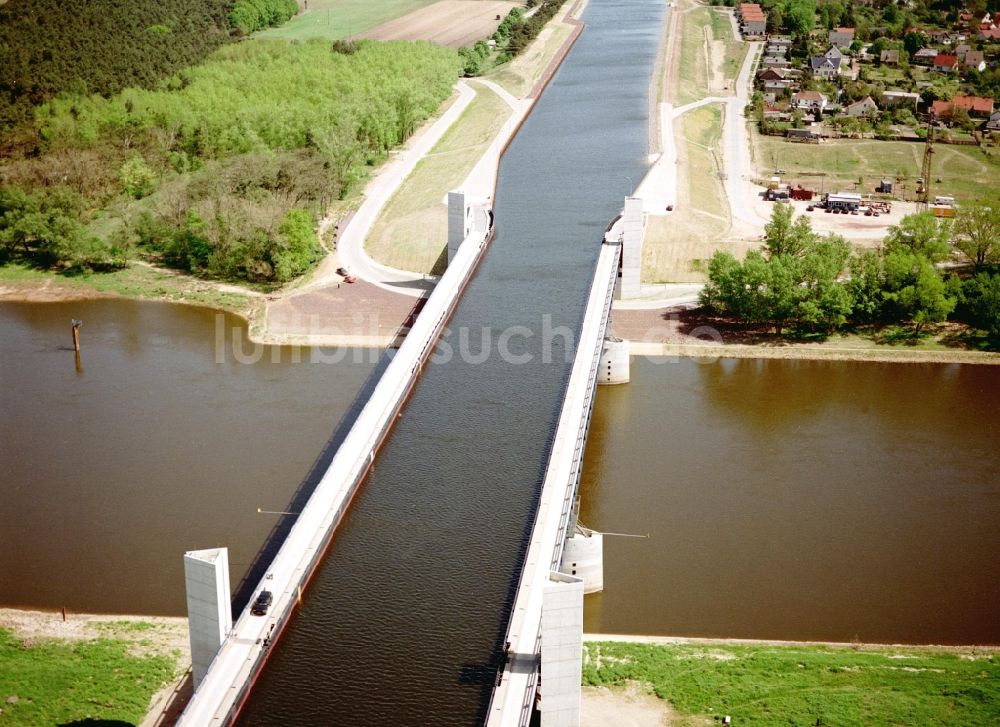 Luftbild Hohenwarthe - Trogbrücke am Wasserstraßenkreuz MD bei Hohenwarthe in Sachsen-Anhalt