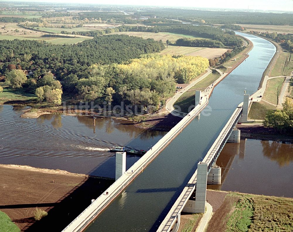 Hohenwarthe aus der Vogelperspektive: Trogbrücke am Wasserstraßenkreuz MD bei Hohenwarthe in Sachsen-Anhalt