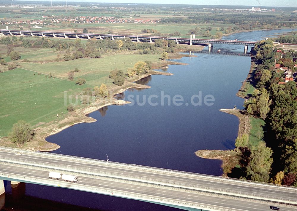 Hohenwarthe von oben - Trogbrücke am Wasserstraßenkreuz MD bei Hohenwarthe in Sachsen-Anhalt