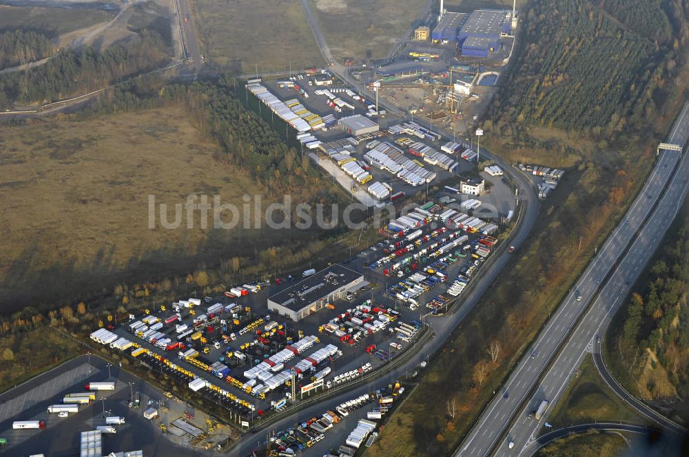 KÖNIGS-WUSTERHAUSEN aus der Vogelperspektive: TruckStore Berlin-Brandenburg an der A10 bei Königs-Wusterhausen