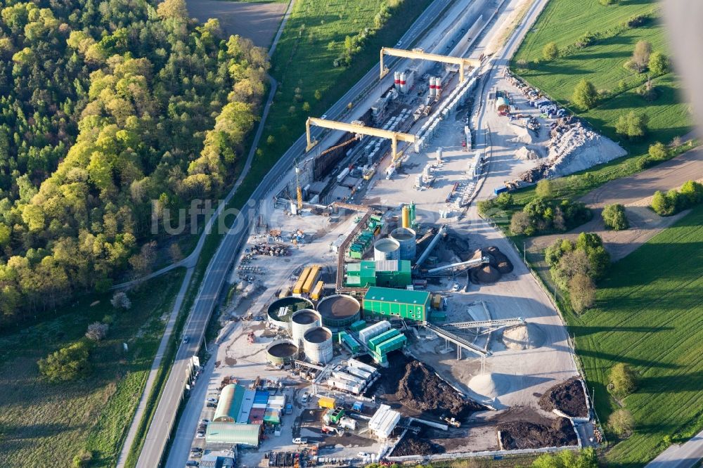 Ötigheim aus der Vogelperspektive: Tunnelbaustelle zum Neubau der ICE Strecke im Streckennetz der Deutschen Bahn in Ötigheim im Bundesland Baden-Württemberg, Deutschland