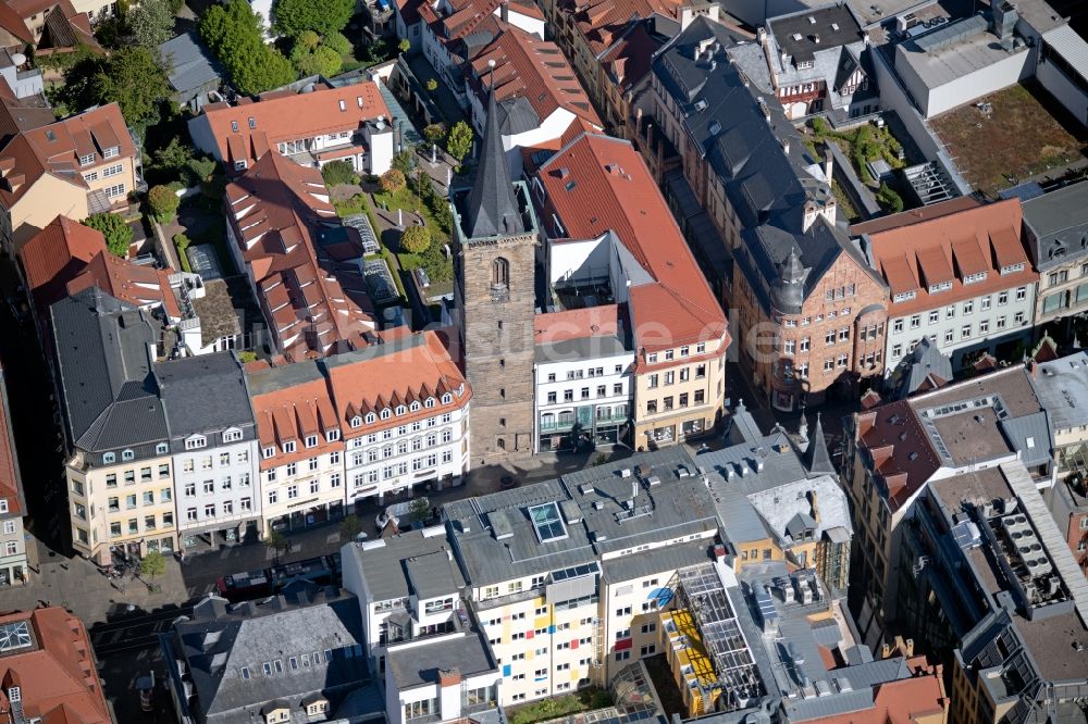 Erfurt von oben - Turm- Bauwerk Bartholomäusturm am Anger Rest der ehemaligen, historischen Stadtmauer in Erfurt im Bundesland Thüringen, Deutschland