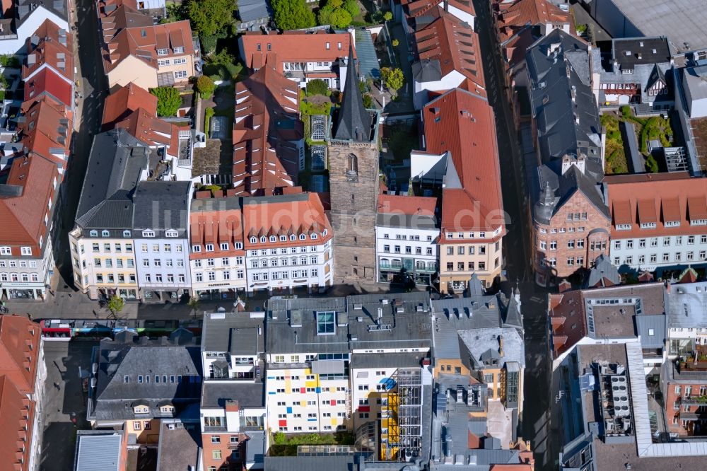 Erfurt aus der Vogelperspektive: Turm- Bauwerk Bartholomäusturm am Anger Rest der ehemaligen, historischen Stadtmauer in Erfurt im Bundesland Thüringen, Deutschland