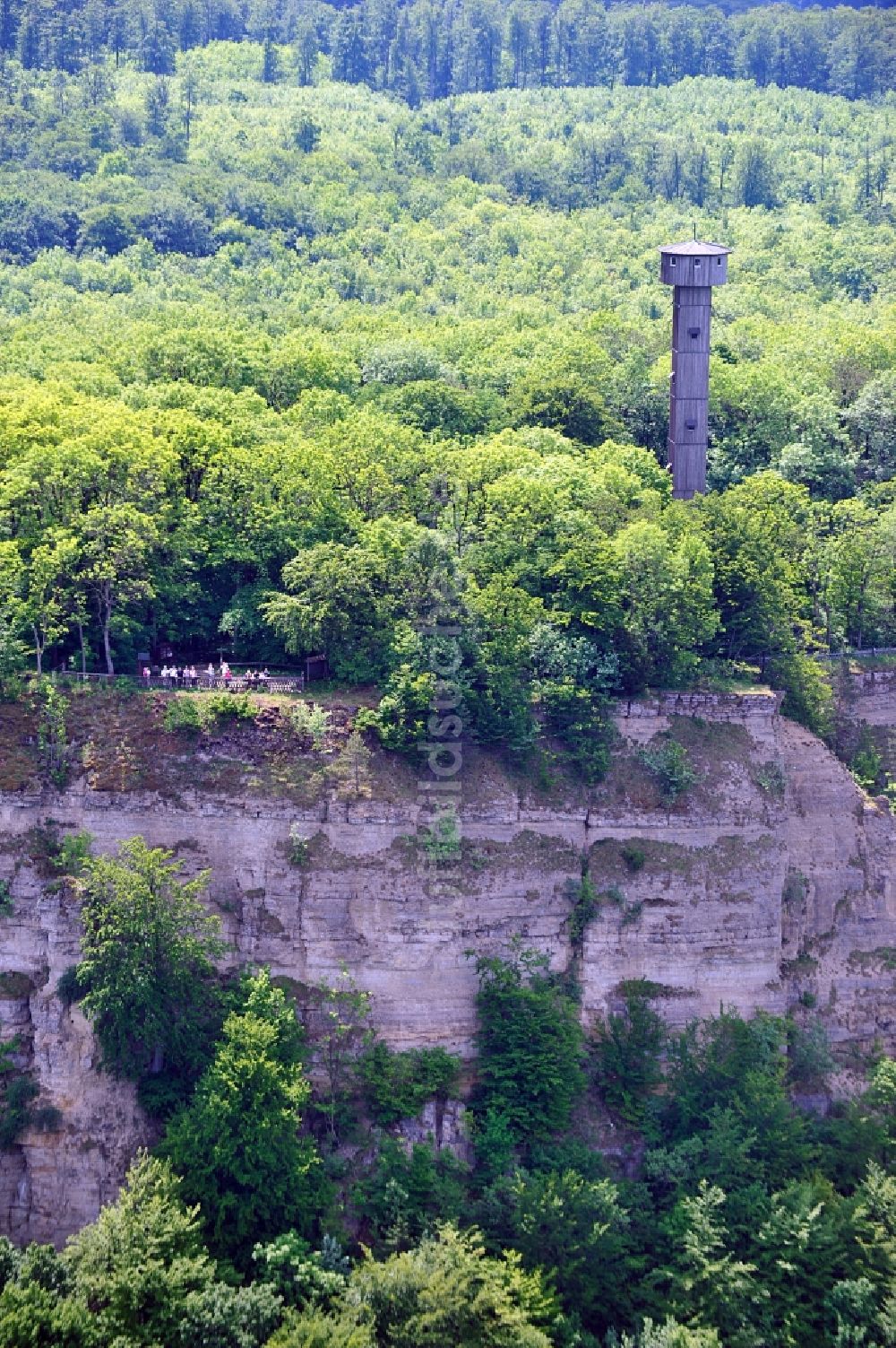 Treffurt von oben - Turm der Einheit auf dem Heldrastein bei Treffurt in Thüringen