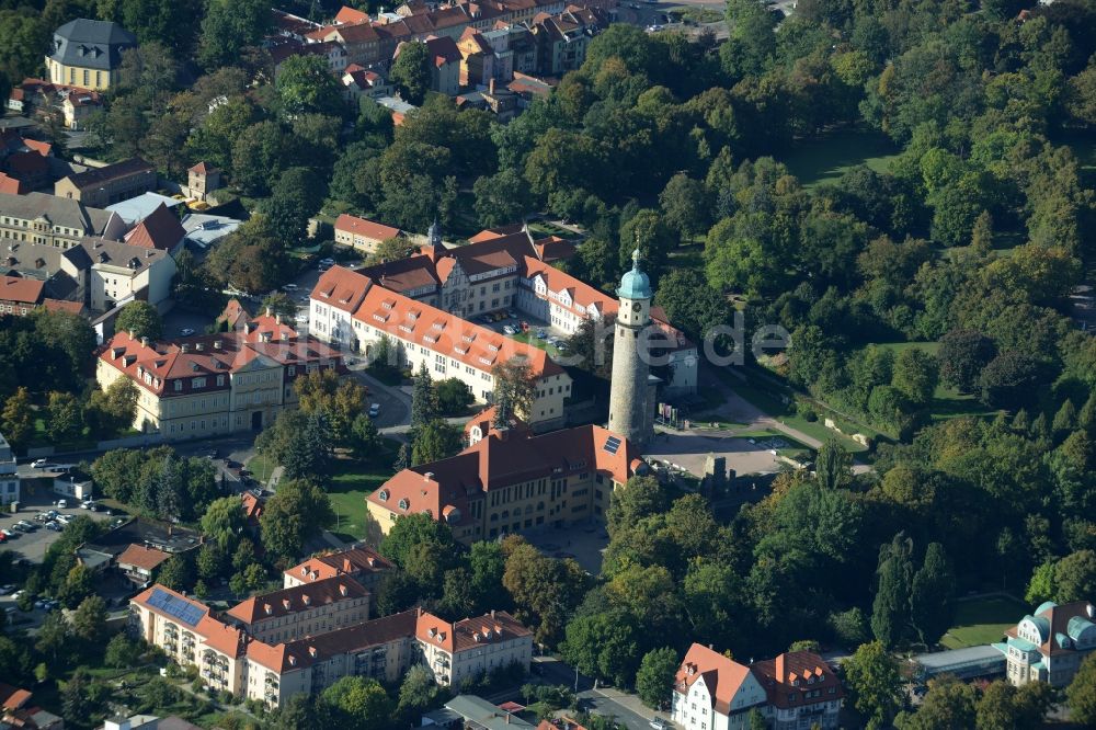 Luftbild Arnstadt - Turm und Reste der Ruine am Schlosspark des ehemaligen Schloß Schlossruine Neideck in Arnstadt im Bundesland Thüringen