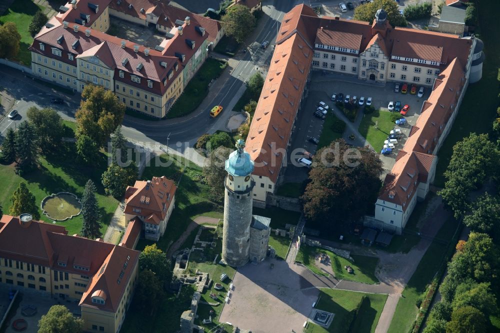 Luftbild Arnstadt - Turm und Reste der Ruine am Schlosspark des ehemaligen Schloß Schlossruine Neideck in Arnstadt im Bundesland Thüringen