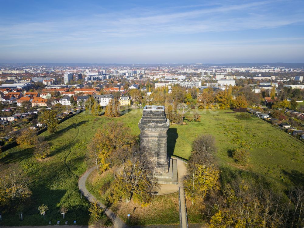 Dresden aus der Vogelperspektive: Turmbauwerk des Bismarckturmes - Aussichtsturmes in Dresden im Bundesland Sachsen, Deutschland