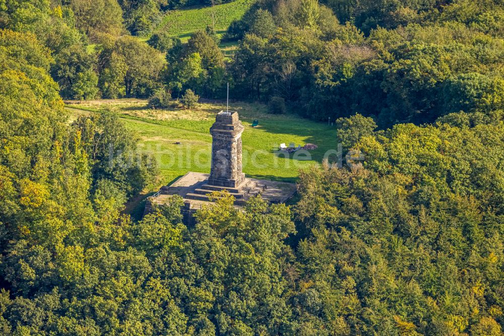 Luftbild Hagen - Turmbauwerk des Bismarckturmes - Aussichtsturmes in Hagen im Bundesland Nordrhein-Westfalen, Deutschland