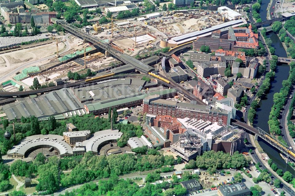 Berlin von oben - U-Bahnhof Gleisdreick am Tempelhofer Ufer in Berlin - Kreuzberg